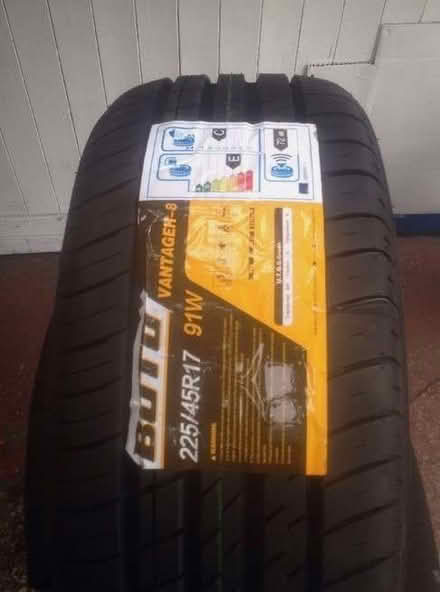 Photo of free Tyre Vantage 225/45/ZR17 (Alpington NR14) #1