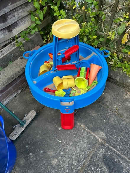 Photo of free Kids sand/water table (Welwyn Garden City AL7) #1