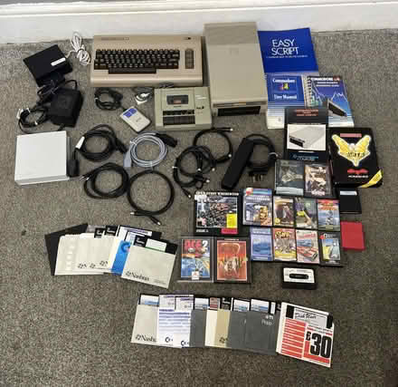 Photo of Old computers /radios/game consoles (BR2) #2