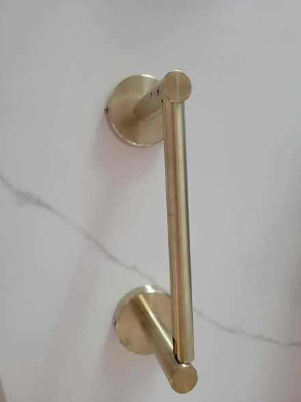 Photo of free Gold tone towel and TP holders (20011) #2