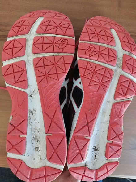 Photo of free Running shoes Eur 39 UK 6 (St Helens TN35) #3