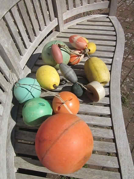 Photo of free fishing floats (Morton NR9) #1
