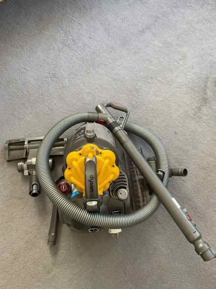 Photo of free Dyson vacuum cleaner (Netherton Braes G44) #1