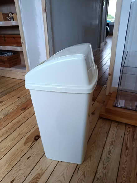 Photo of free Kitchen bin (Shoreham Beach BN43) #2