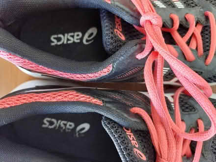 Photo of free Running shoes Eur 39 UK 6 (St Helens TN35) #2