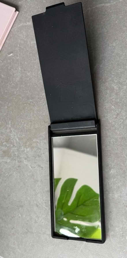 Photo of free Compact mirror (Chipping Barnet EN5) #1