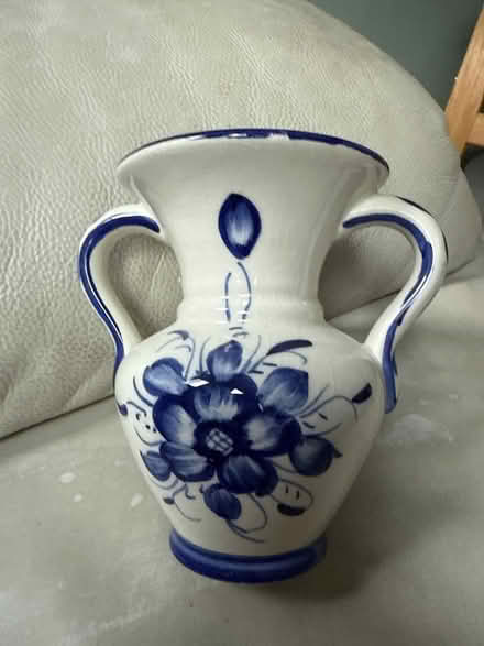 Photo of free Vase (Kennington) #1