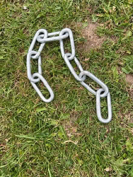 Photo of free Heavy duty chain (Bookham KT23.) #1