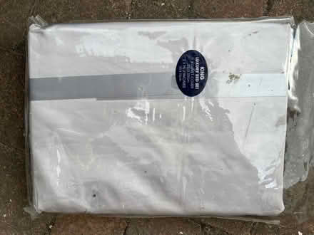 Photo of free King size duvet cover and 2 pillowcases (North Hinksey OX2) #2