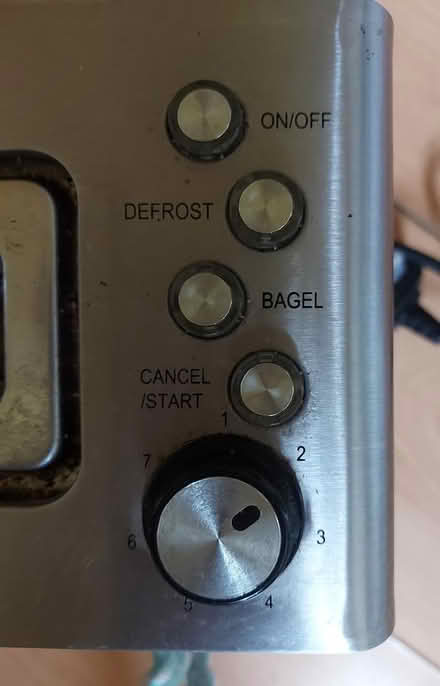 Photo of free Von chef glass toaster (faulty) (East Croydon CR0) #2