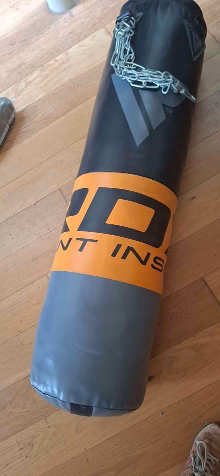 Photo of free Punch Bag with chains to hang up (Long Crendon HP18) #1