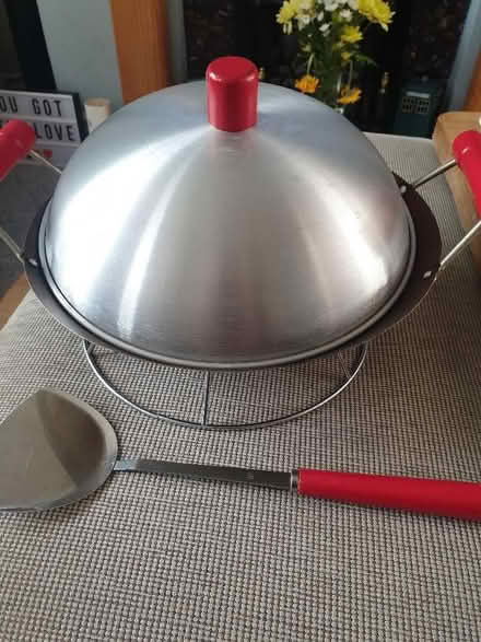 Photo of free Med sized Wok (Denton M34) #3