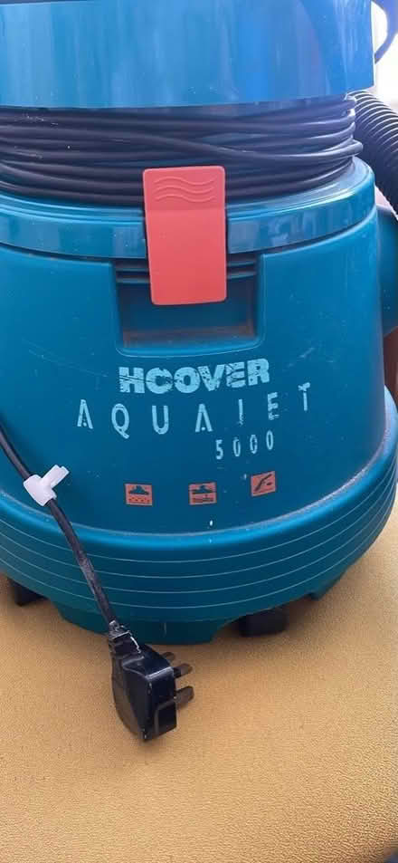 Photo of free Hoover Vacuum Cleaner (Woodley RG6) #2