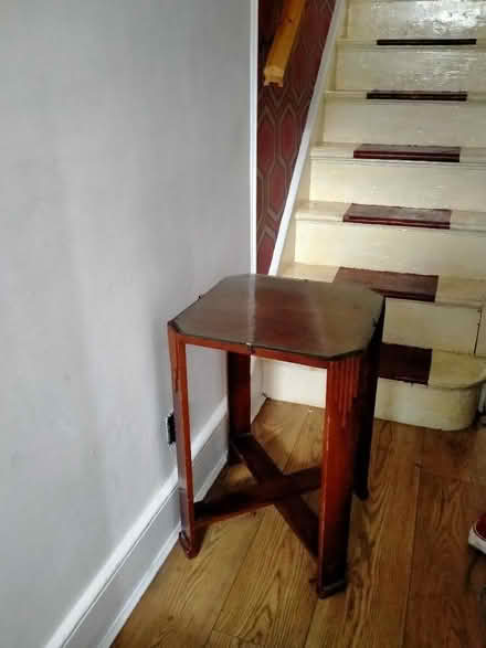 Photo of free Little table (Stamford Hill N15) #1