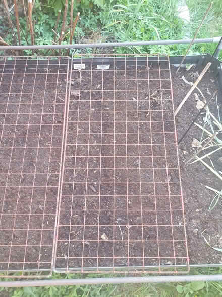 Photo of Wire/Metal Cage-Like Sides (Prestwood HP16) #1