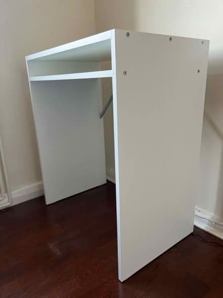 Photo of free White computer / office desk (Twickenham TW2) #1