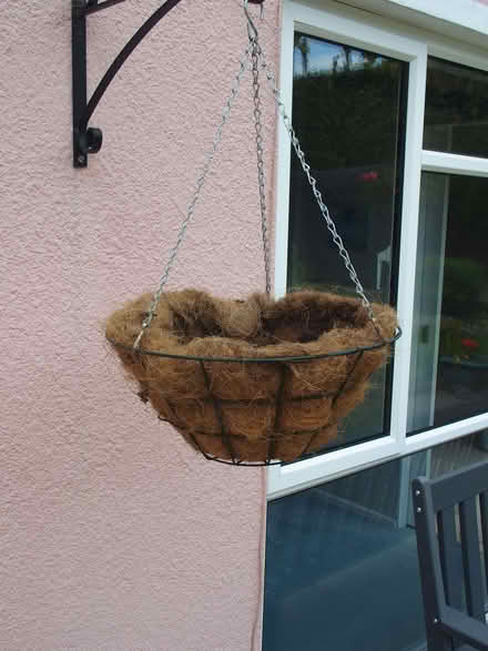 Photo of free Hanging Basket with Lining (16 inch/40 cm diameter) (Roe Green AL10) #1