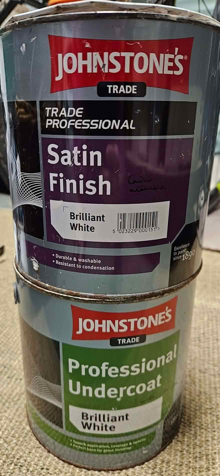 Photo of free White Gloss Paint, virtually full (Bilton HG1) #1
