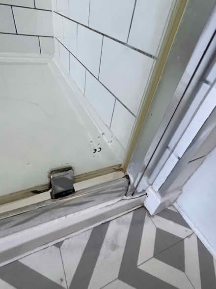 Photo of free 900x900 shower enclosure and tray (Banstead) #2