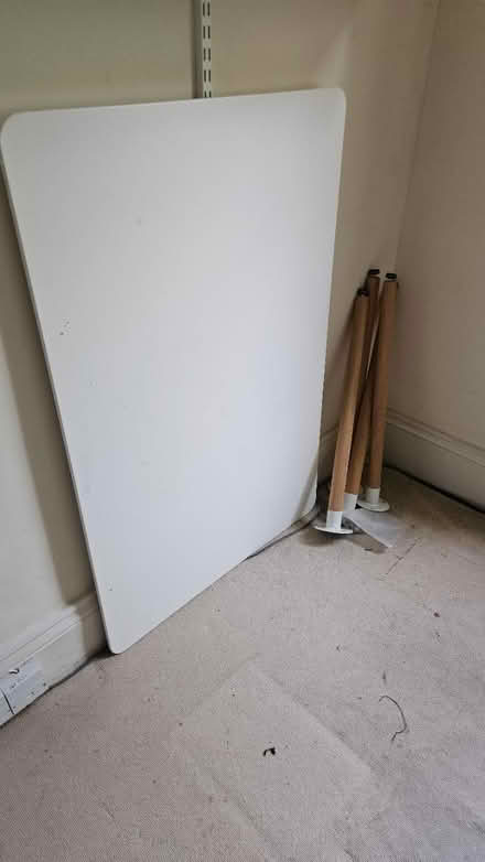 Photo of free White desk table (W9 Maida Vale) #1