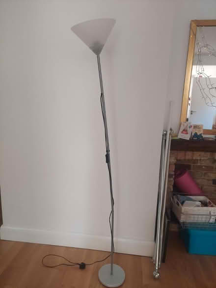 Photo of free standing lamp (BR6) #1