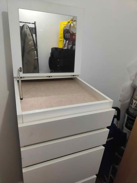 Photo of free Chest of 6 drawers (Woolwich SE18) #2