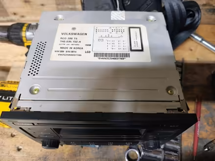 Photo of free VW T5 RCD200 Stereo (Sarisbury Green SO31) #2