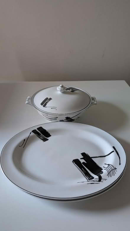 Photo of free Soup bowl and serving platters (RG1, reading) #1