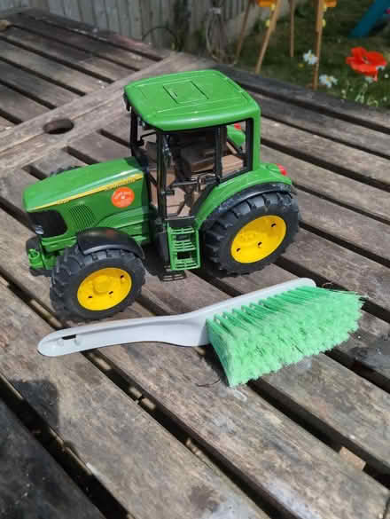 Photo of free John Deere model tractor (BN43) #2