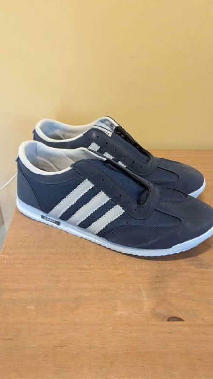 Photo of free Adidas trainers (Aylesbury near smh hp21) #1