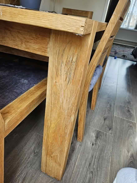 Photo of free Extendable oak table (Crawley) #4