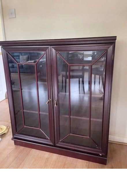 Photo of free Red wood cabinet (south oxhey watford WD19) #1