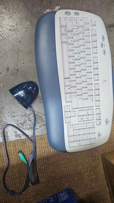 Photo of free Wireless PS2 Keyboard (Mountain View, Cuesta Park) #2