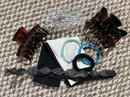 Photo of free A bunch of hair bands and clips (Vienna community center) #1