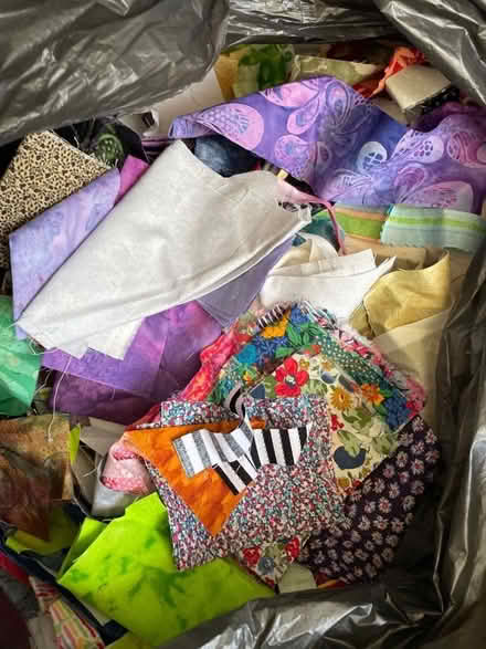Photo of free Quilting Fabric scraps (GU51) #2