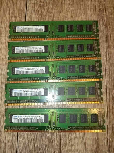 Photo of free Memory cards and a graphics card (Sw166hg) #4