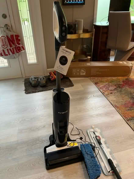Photo of free vacuum and mopping supplies (83rd & Mendingwall) #1