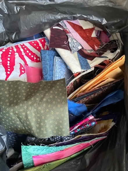 Photo of free Quilting Fabric scraps (GU51) #3