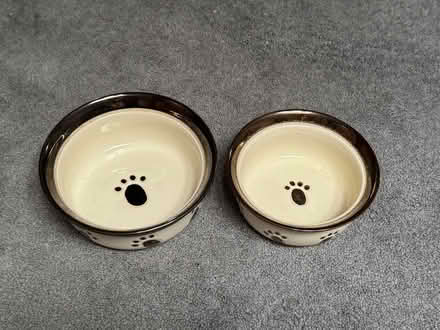 Photo of free Pet Bowls, Pet Comb & Metal Scoop (Fountain Vly, Heil & Bushard) #1