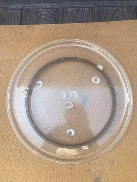Photo of free Microwave glass plate 28cm (Leckhampton GL53) #1