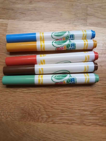 Photo of free Crayola colour wonder pens (BN43) #1