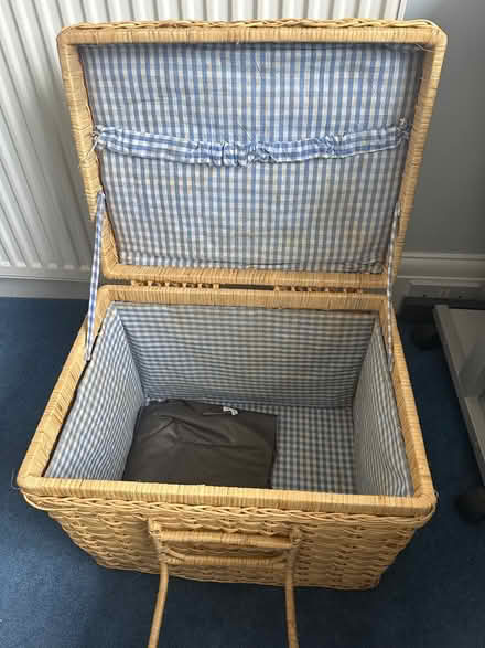Photo of free Picnic Baskets (x2) and Travel Bag (Sheffield 11) #1