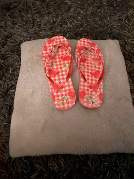 Photo of free Primark flip flops size 5-6 NEW (Offerton SK1) #1