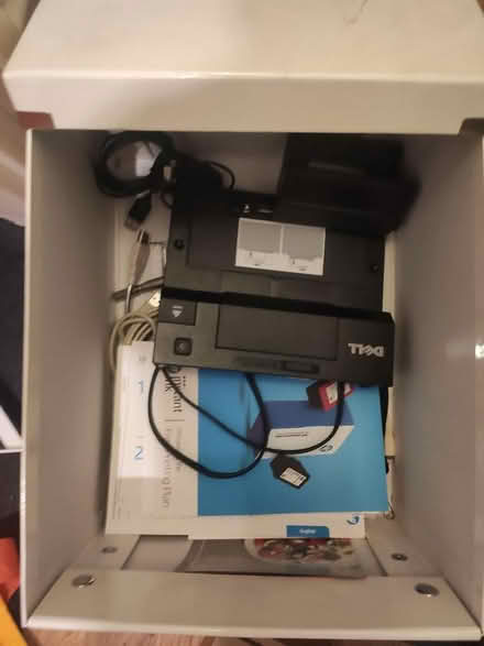 Photo of free Box of cables and accessories (SE5) #2