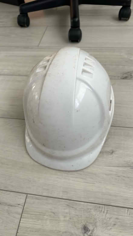 Photo of free Old hard hat (New Eltham SE9) #1
