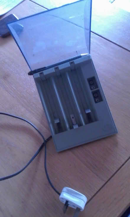 Photo of free Battery charger (SN6 8AE) #1