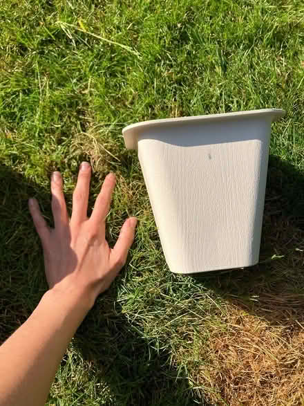 Photo of free Set of 4 plant pots (Beaconsfield HP9) #3