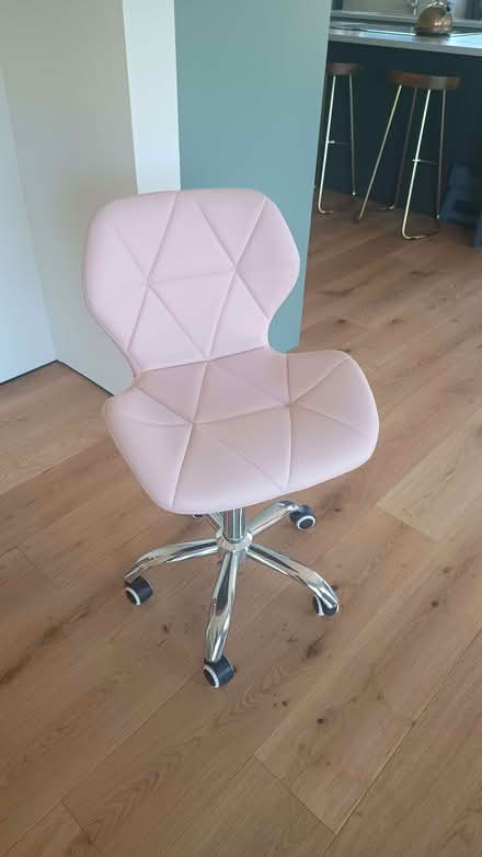 Photo of free Pink desk chair (Baunton GL7) #1