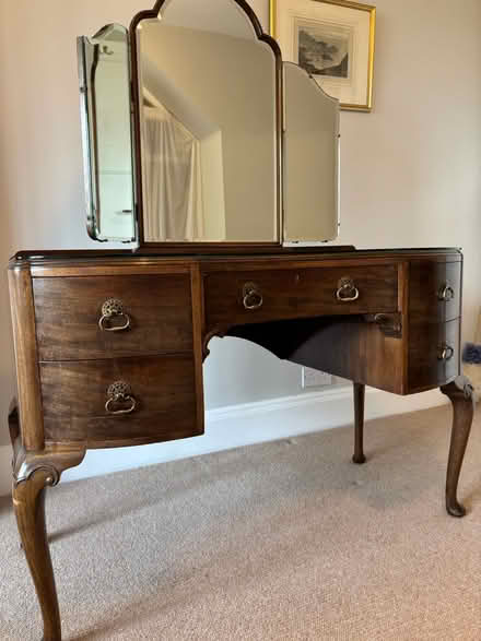 Photo of free Beautiful mahogany dressing table (Batchwood AL3) #1