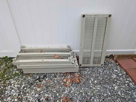 Photo of free 5 Plastic shelves (Pawtucketville / Lowell) #1
